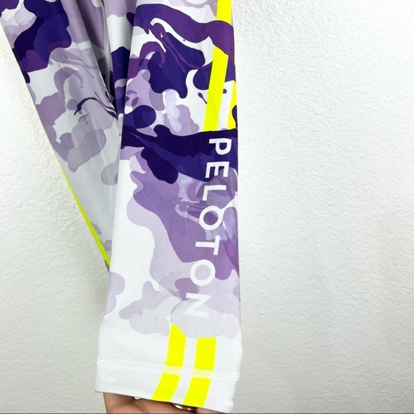 PELOTON x WITH Nail Polish Camo High Rise Reversible Capri Leggings, Size Small - Picture 3 of 8